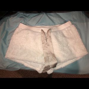 hollister sherpa shorts